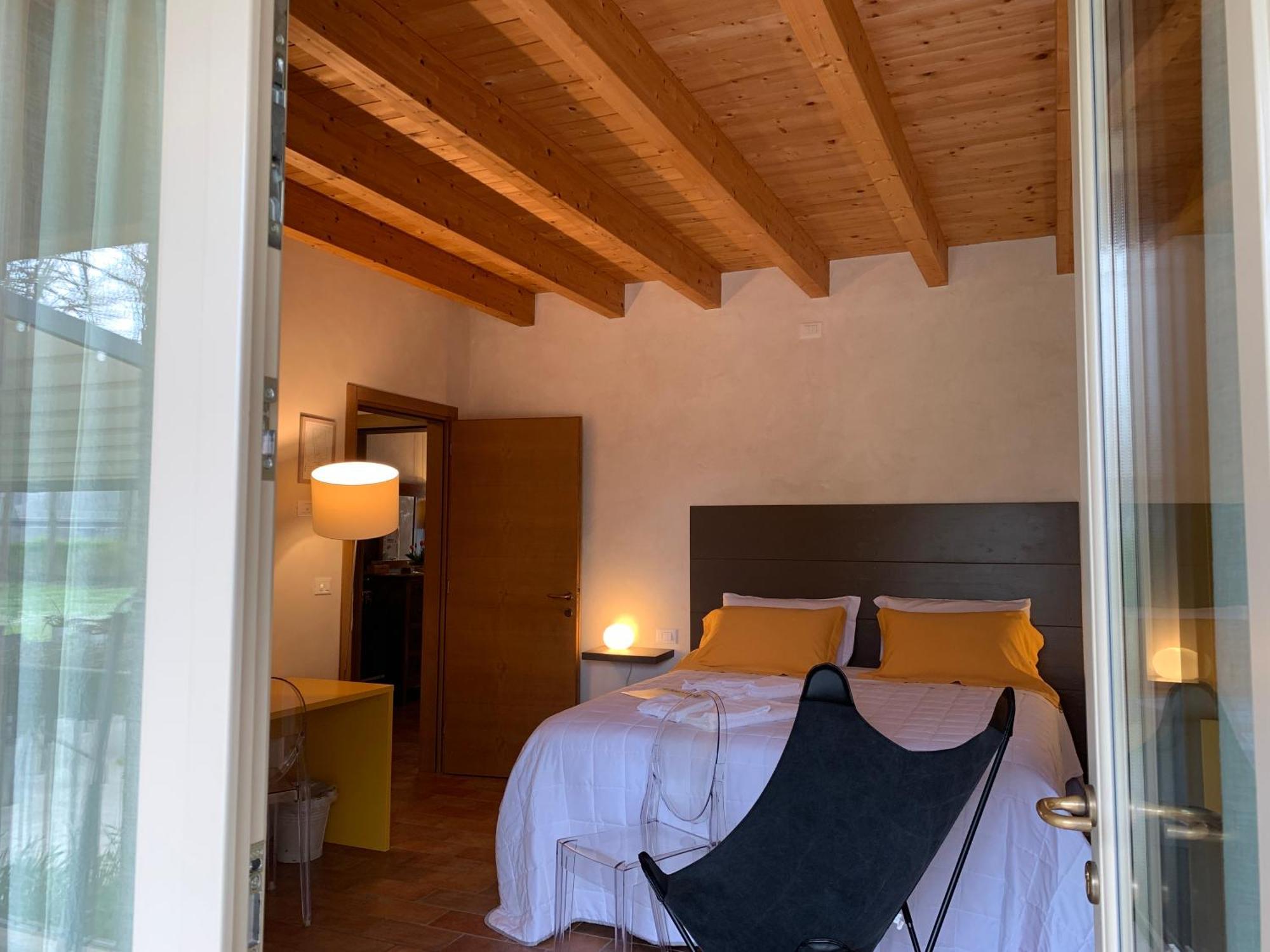 L'Isolo B&B E Case Vacanza Монцамбано Экстерьер фото