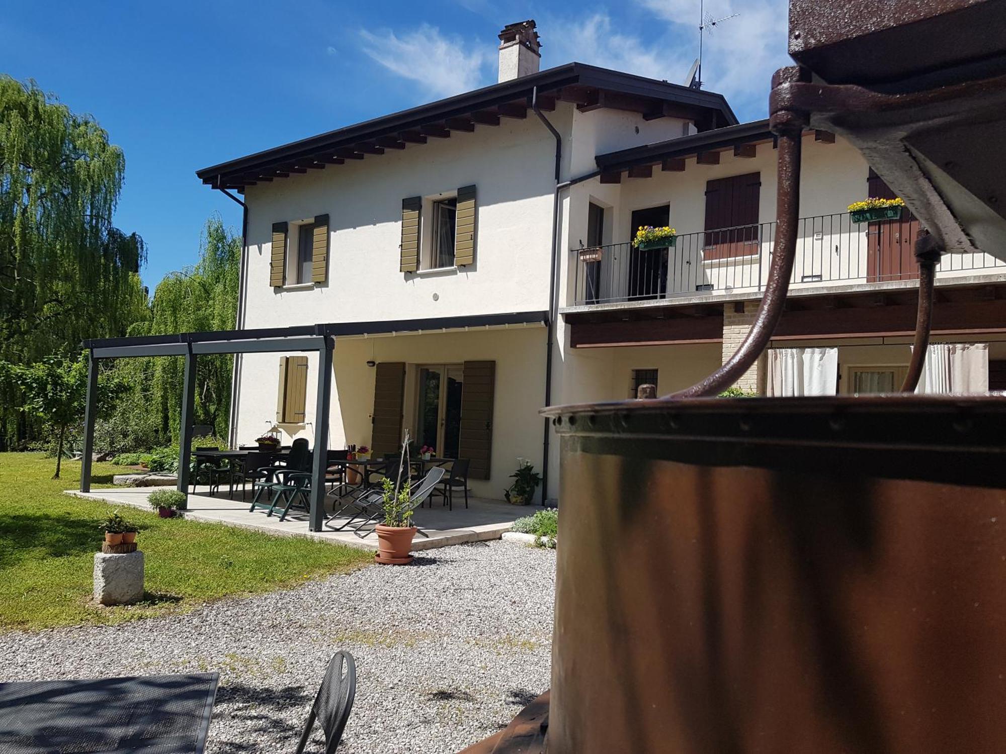 L'Isolo B&B E Case Vacanza Монцамбано Экстерьер фото