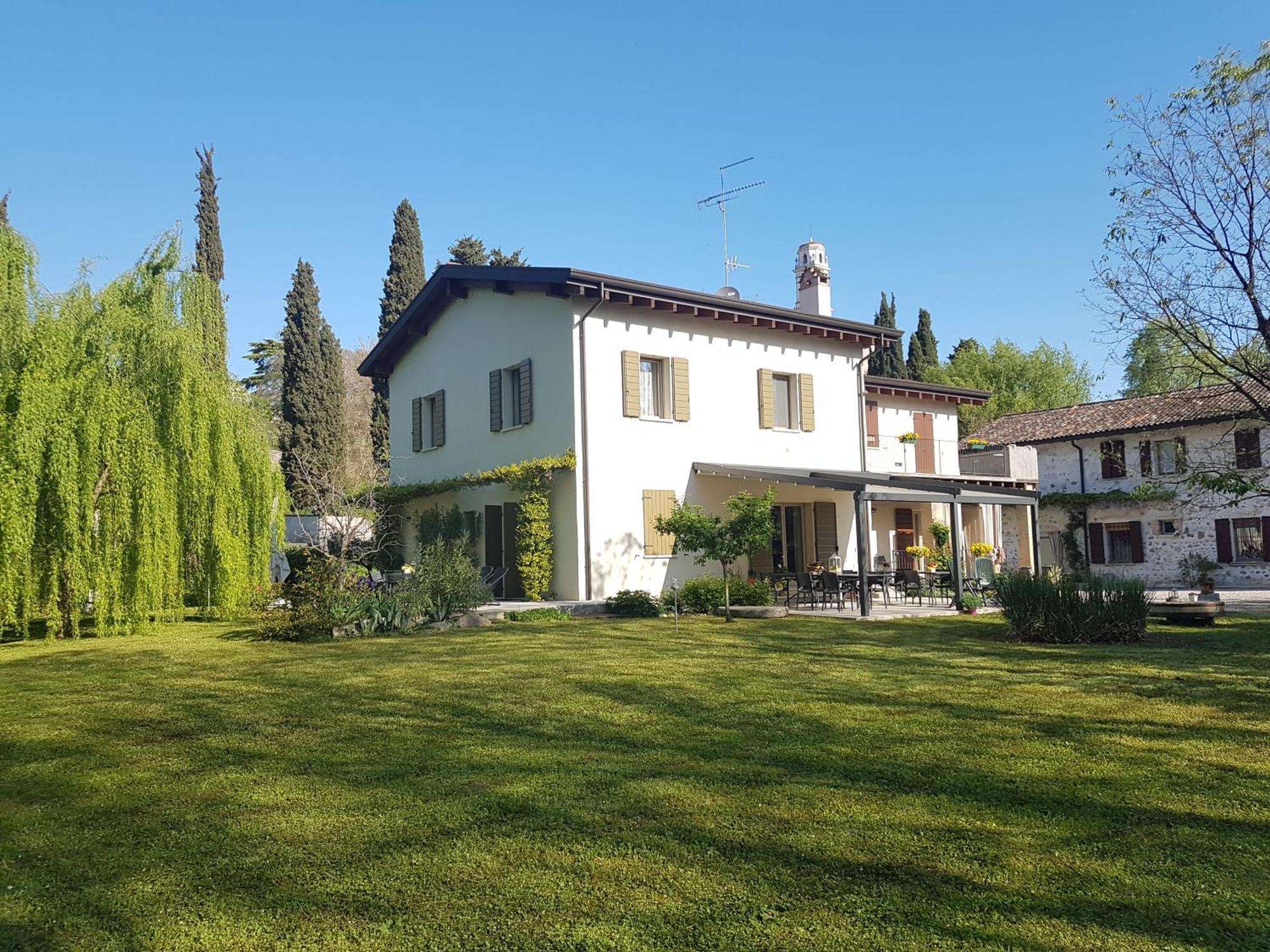 L'Isolo B&B E Case Vacanza Монцамбано Экстерьер фото