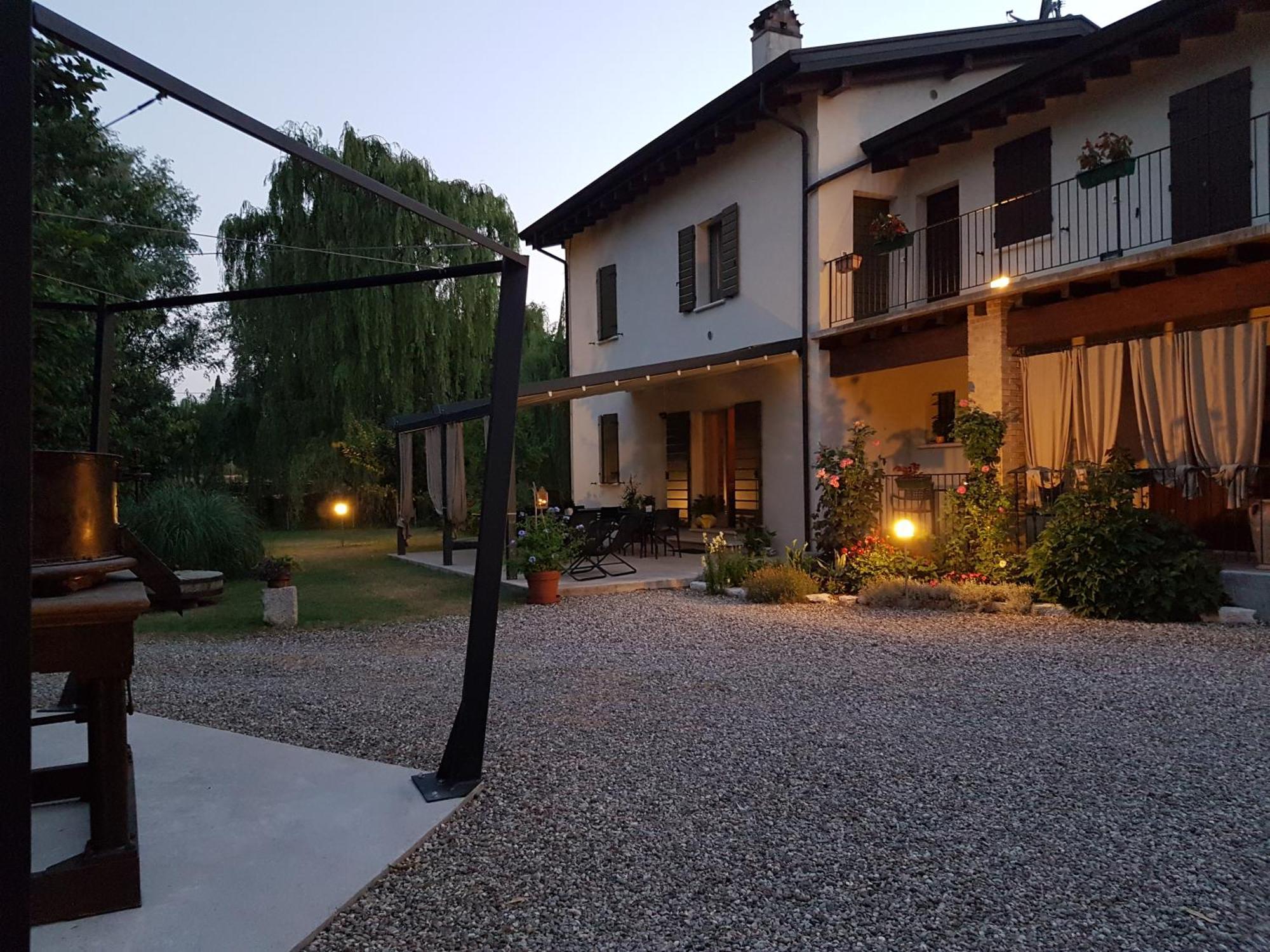 L'Isolo B&B E Case Vacanza Монцамбано Экстерьер фото