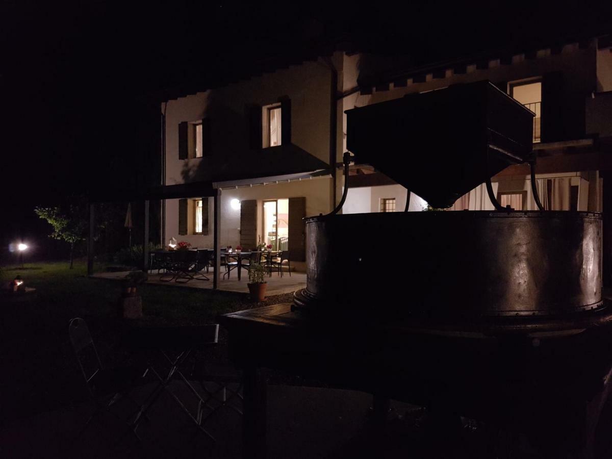 L'Isolo B&B E Case Vacanza Монцамбано Экстерьер фото