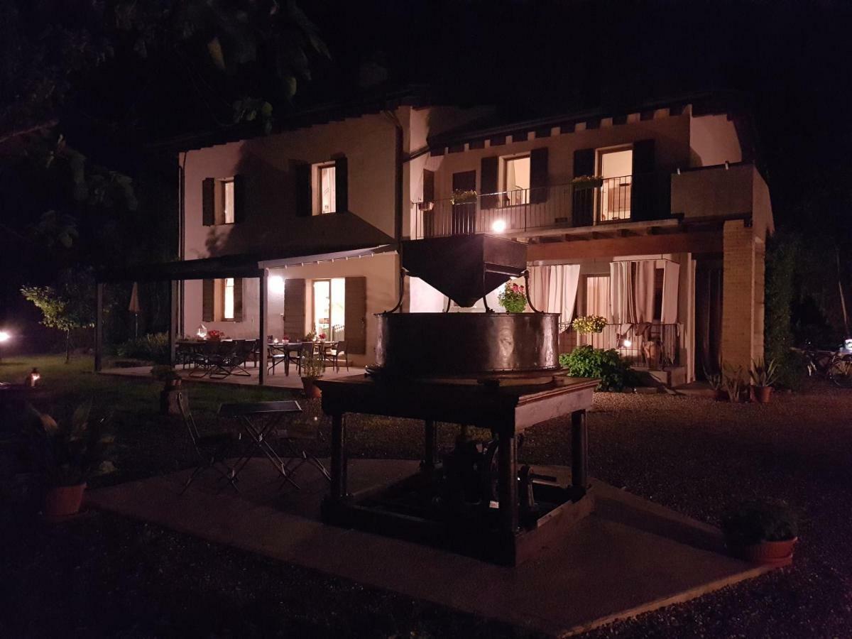 L'Isolo B&B E Case Vacanza Монцамбано Экстерьер фото